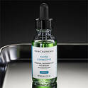 Das hellgrune SkinCeuticals Phyto Corrective Gel.