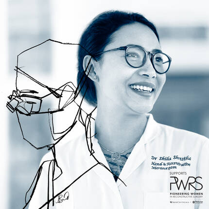 Ein Lacheln einer Arztin in einem weißen Kittel, die im Hintergrund schemenhaft gezeichnet ist.